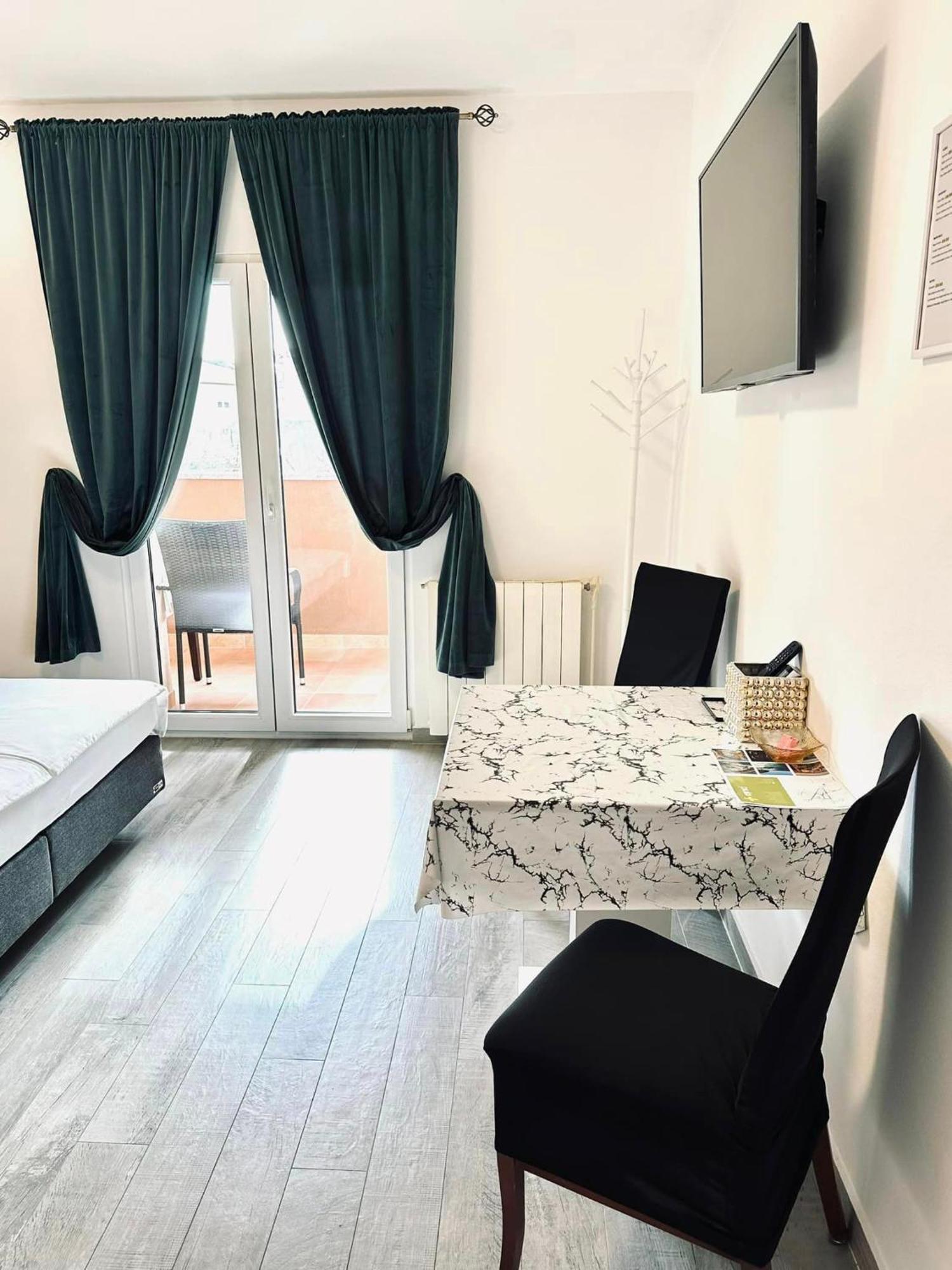 Apartmani Marco,Lukas,Patrick,David,Blizu Centra I Mora Sa Free Privatnim Parkingom بولا المظهر الخارجي الصورة