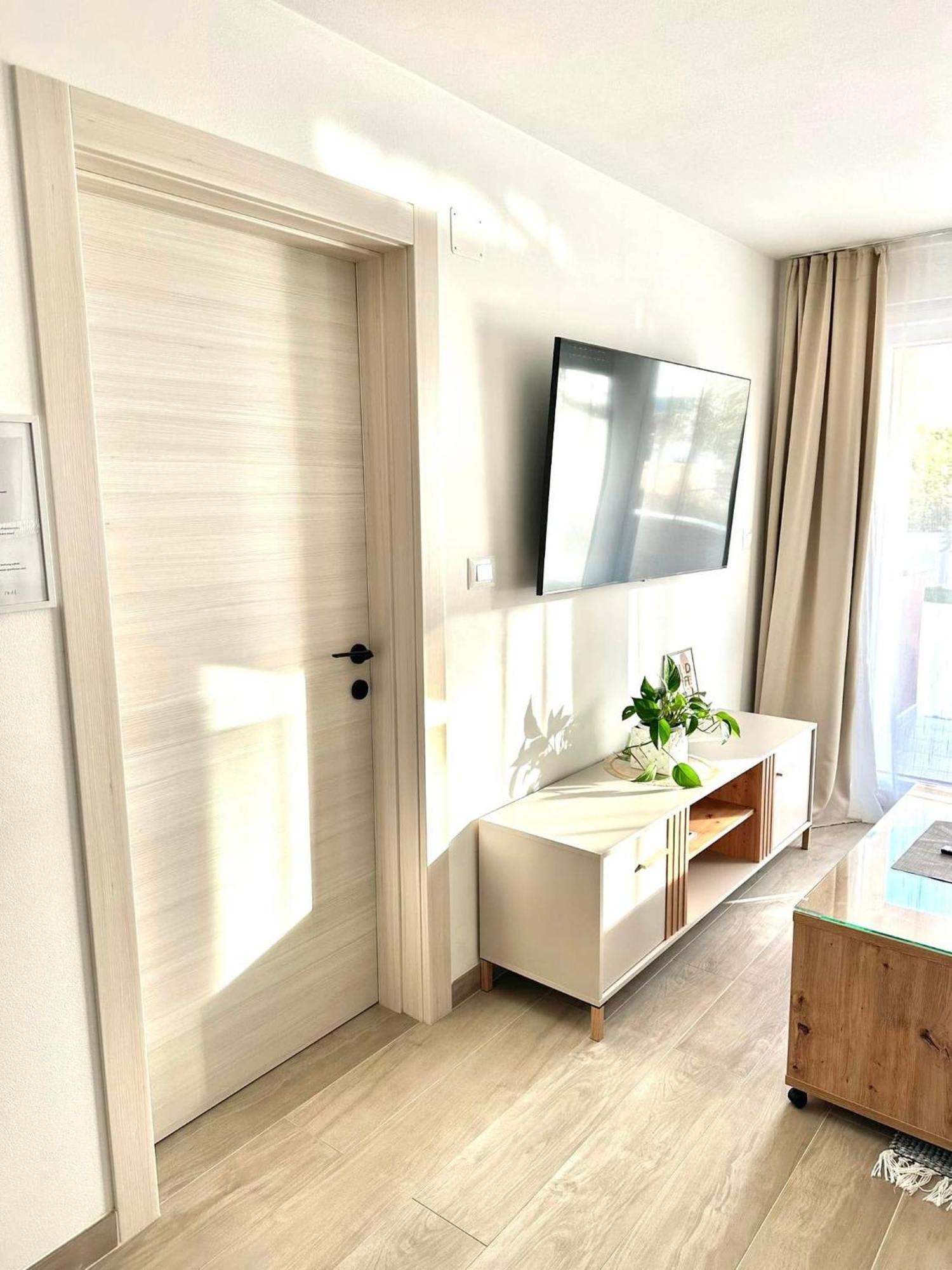 Apartmani Marco,Lukas,Patrick,David,Blizu Centra I Mora Sa Free Privatnim Parkingom بولا المظهر الخارجي الصورة